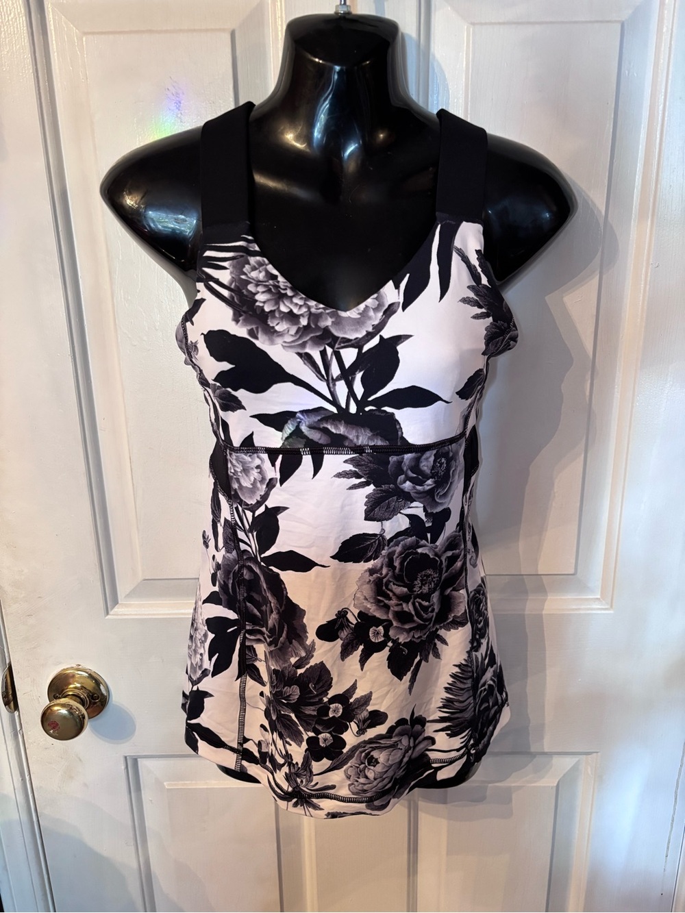Lululemon Black & White Floral Wide Cross-Back Strap Camisole